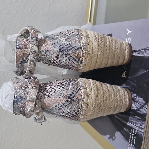 Snakeskin Wedge Sandals / Vince Camuto - Picture 8 of 8